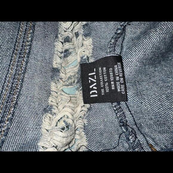 Dazl Distressed Acid -Washed Denim Jacket Size XL Light Wash Ripped Grunge - Picture 8 of 9